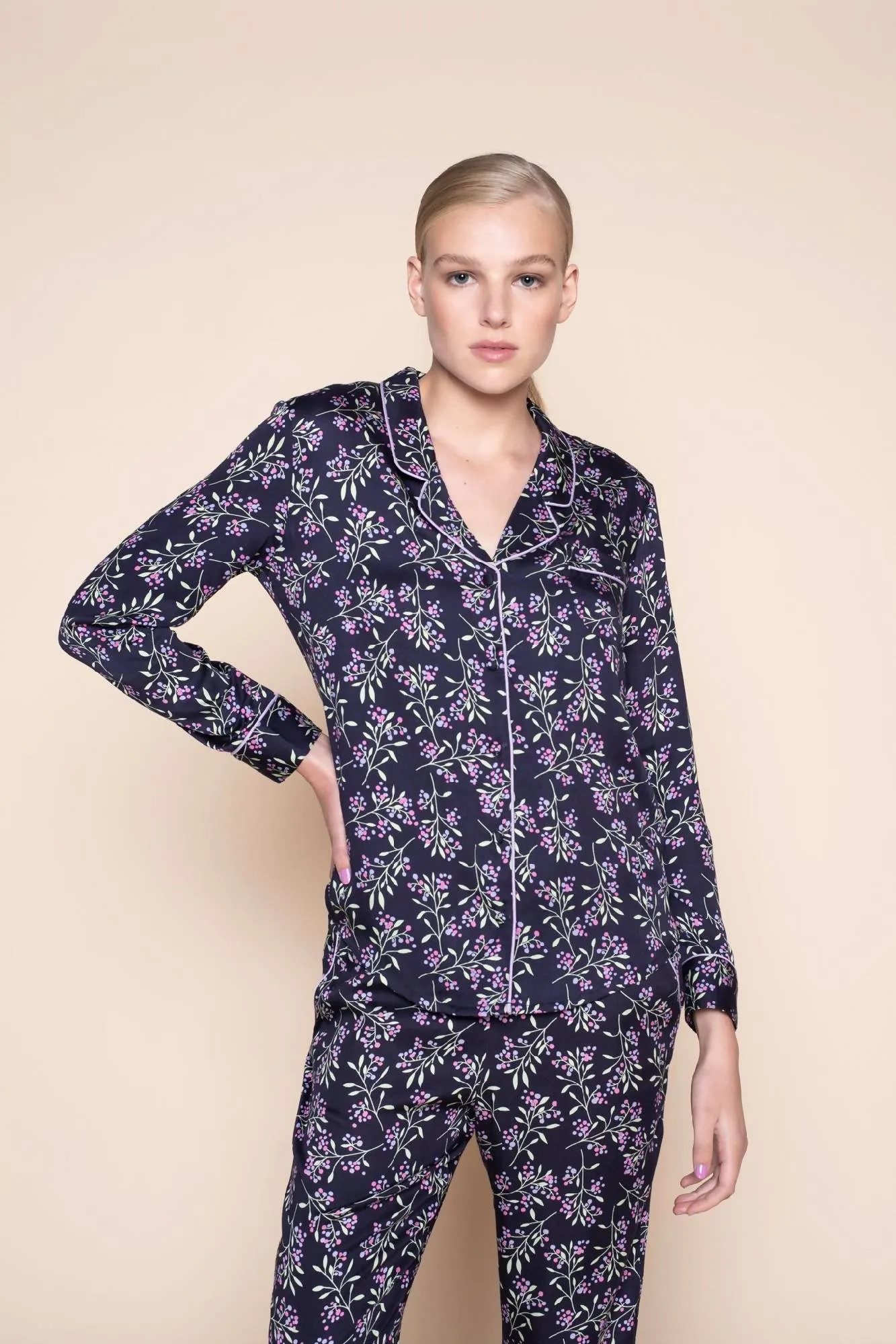 blouse funky flowers