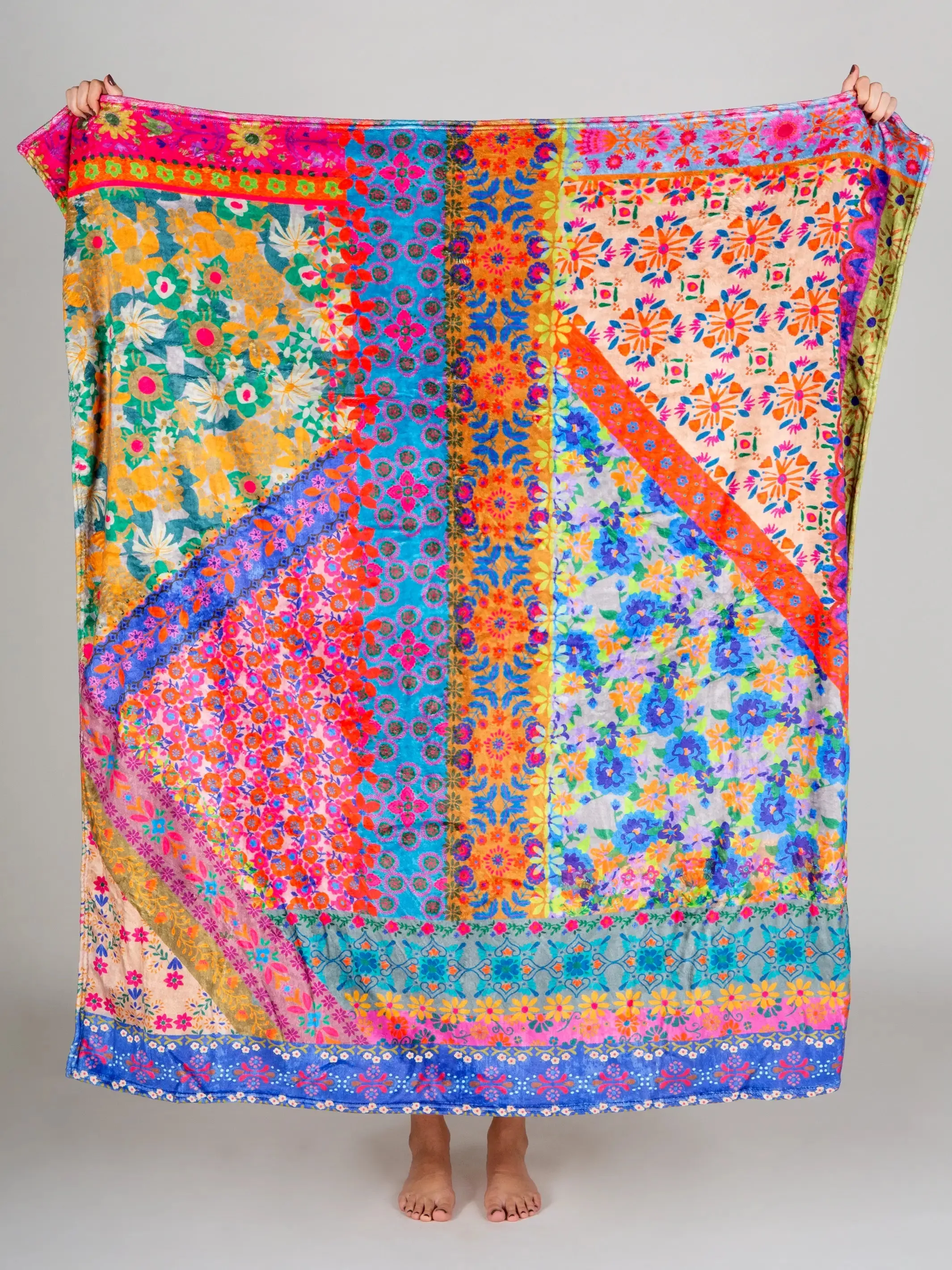 BRIGHT PATCHWORK BLANKET