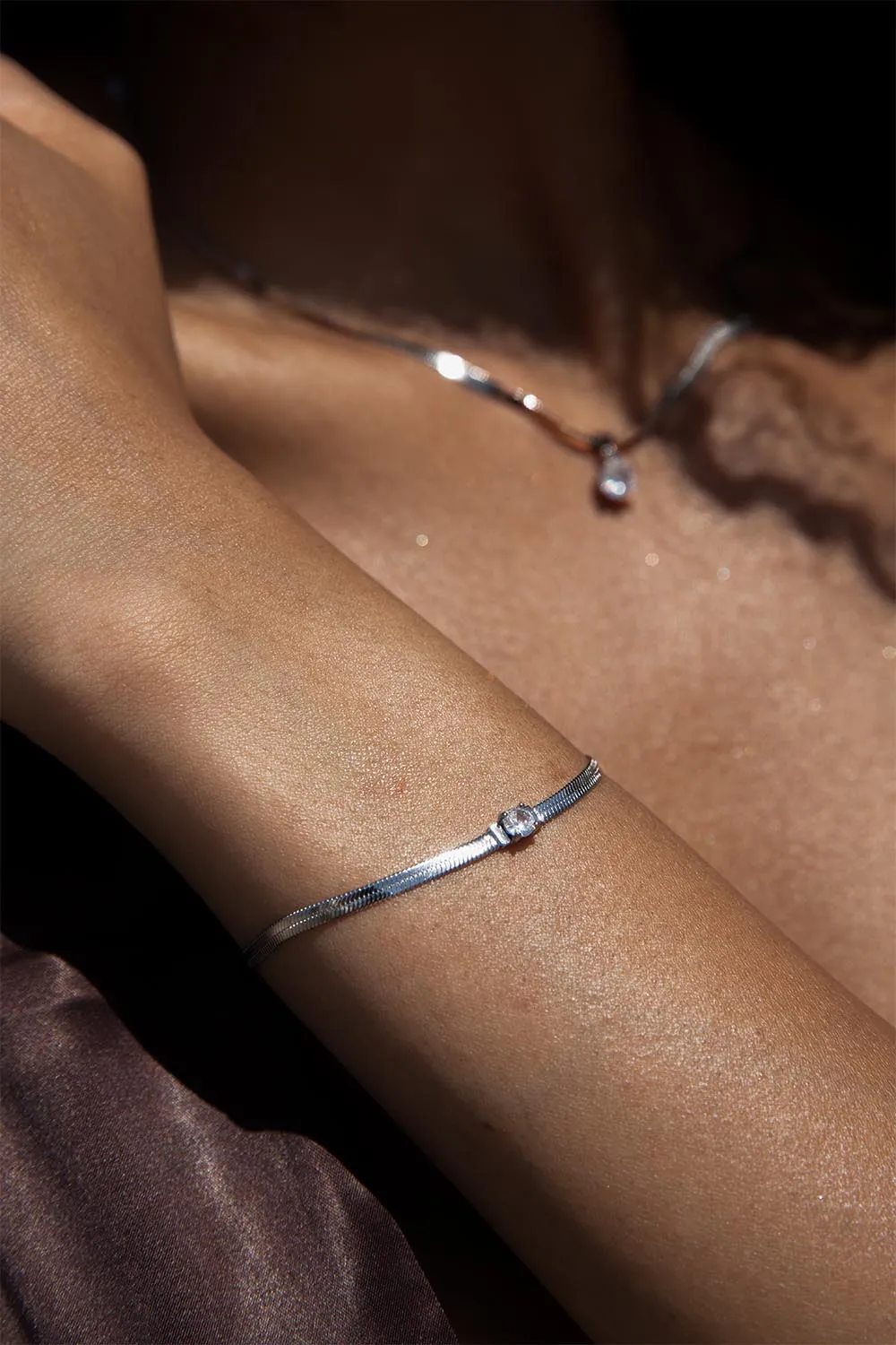 Brilliant Sleek Bracelet Silver