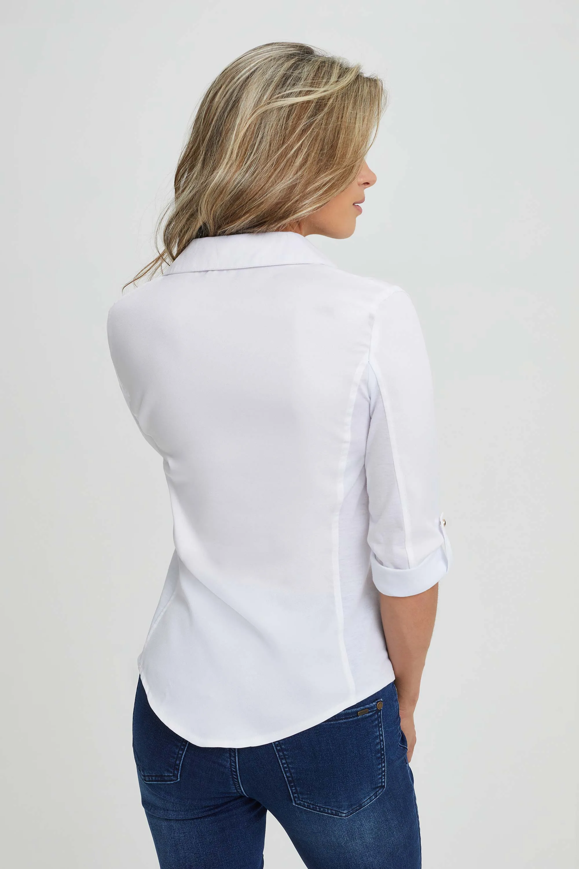 Fitted blouse with pockets