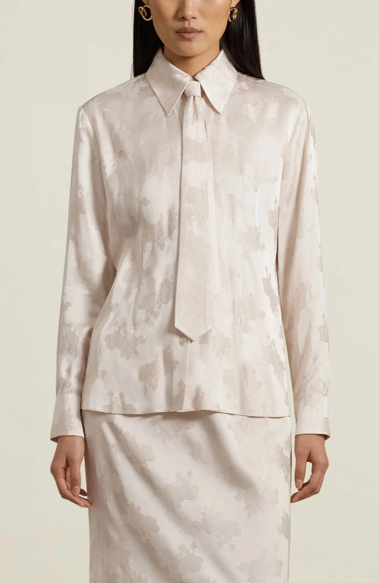 Lea Slim Blouse W/ Tie