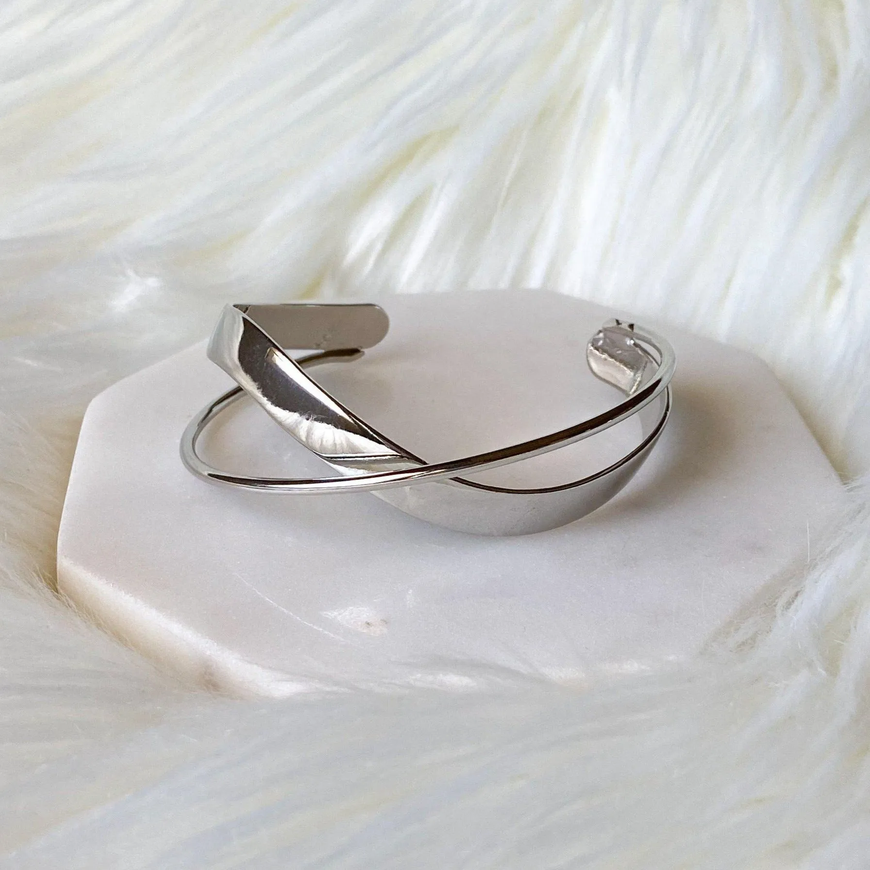 Slick & Sleek Cuff