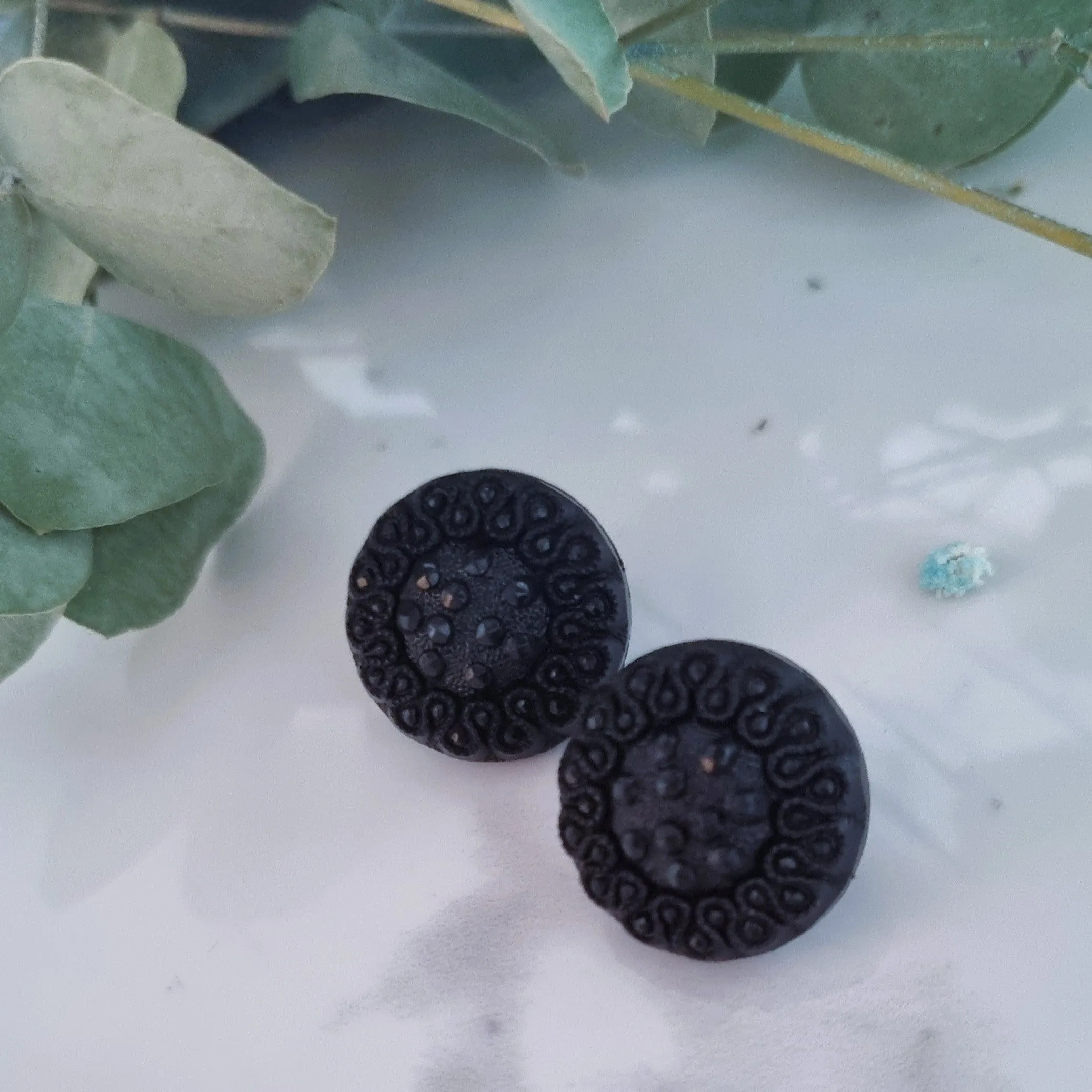 Vintage earrings - Black dots