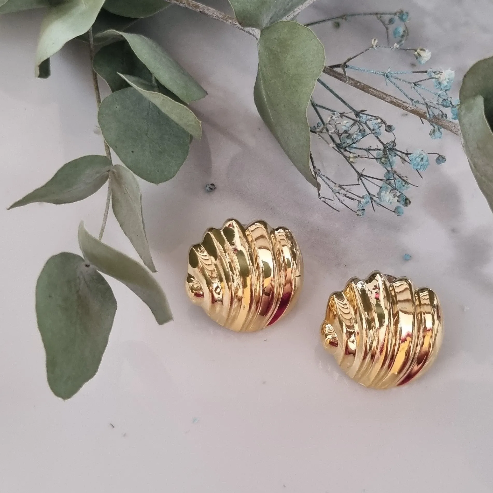 Vintage earrings - Bright gold