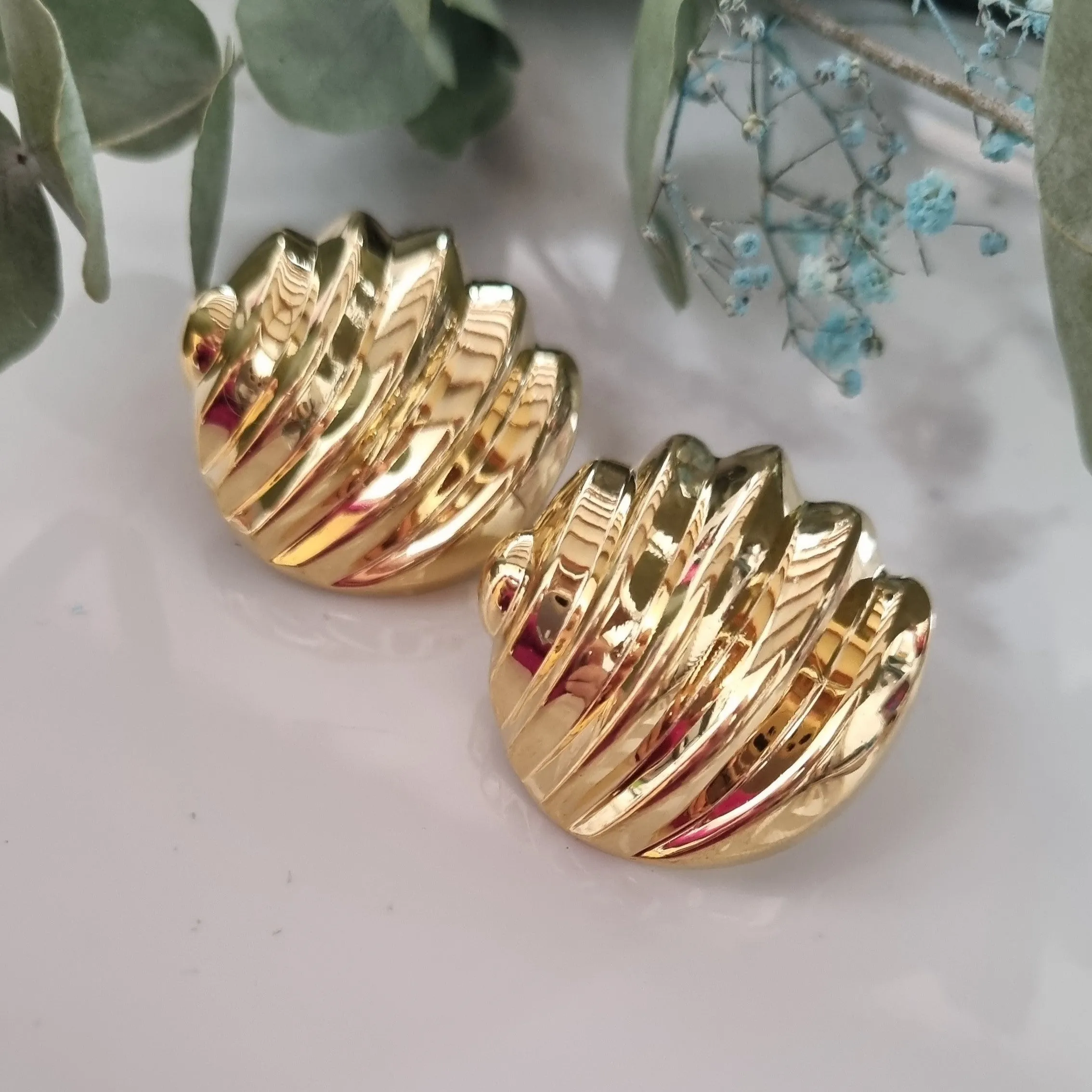 Vintage earrings - Bright gold